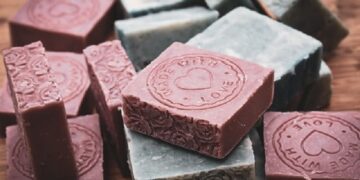 Saiba alguns dos benefícios de usar cosméticos antibacterianos no seu dia-a-dia