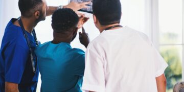 Quanto ganha um médico nos EUA