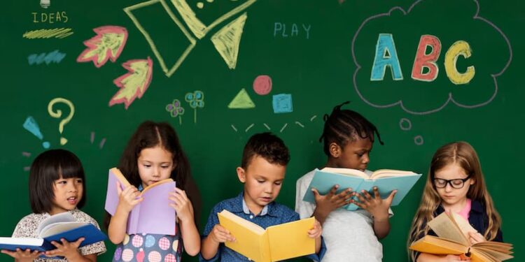 Crianças nas escolas