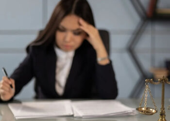 Como um perito grafotécnico detecta falsificações: Métodos usados