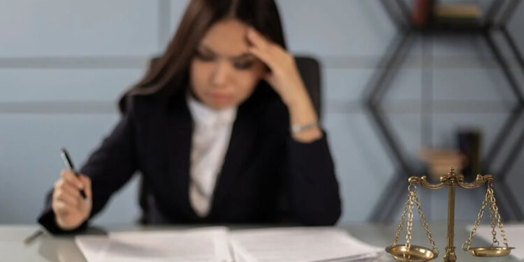 Como um perito grafotécnico detecta falsificações: Métodos usados