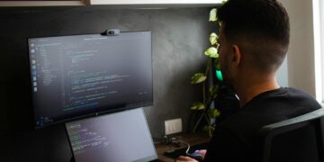 Tráfego pago ou tráfego orgânico: qual vale mais a pena para pequenas empresas