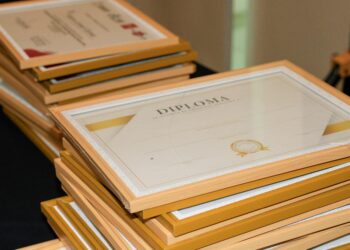 O impacto do certificado GIA no valor de mercado de um anel de noivado de luxo