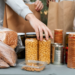 Distribuidora local ou atacadista: qual opção vale mais a pena?
