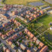 Vista aérea de um bairro com regularização fundiária.